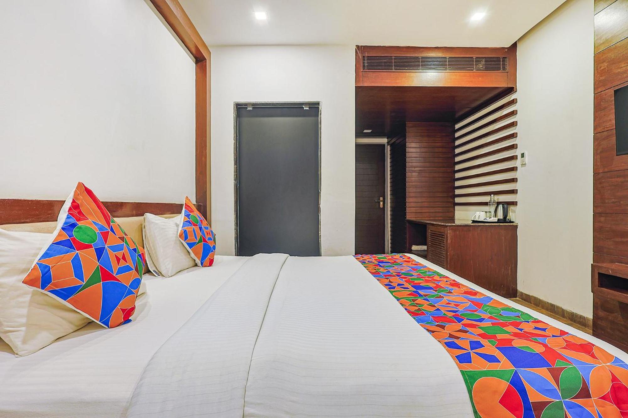 Fabhotel Prime 7 Eleven Resort カンドリム エクステリア 写真